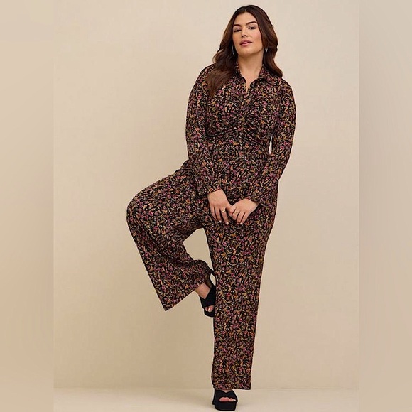 Torrid Women’s Plus Size Black Long Sleeve Collared Button-Down Jumpsuit Size 2X - Picture 1 of 13